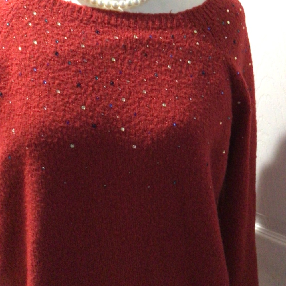 Red sweater - Picture 2 of 6